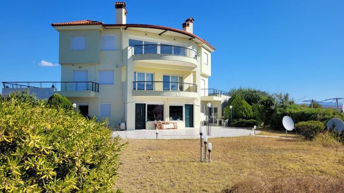 Image No.2-10 Bed Property for sale