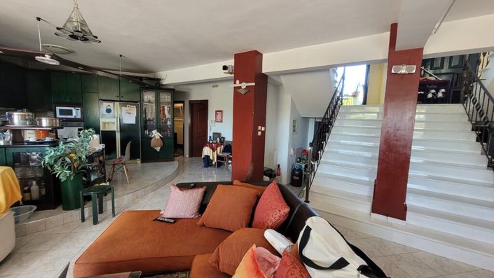 Image No.20-10 Bed Property for sale