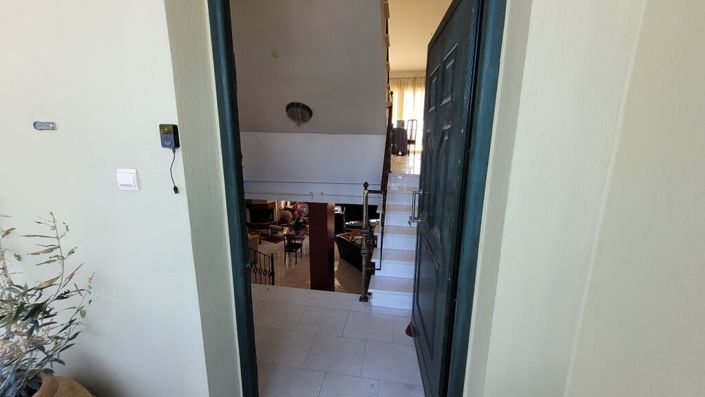 Image No.22-10 Bed Property for sale