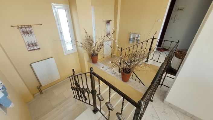 Image No.28-10 Bed Property for sale