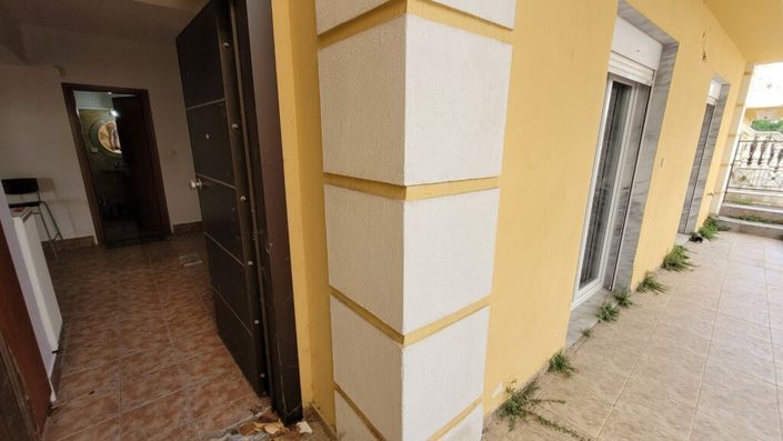Image No.25-2 Bed Flat for sale