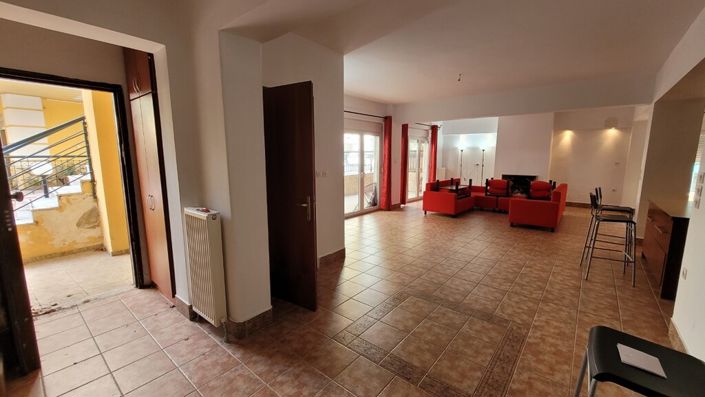 Image No.8-2 Bed Flat for sale