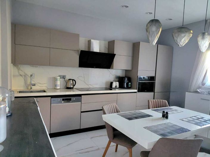 Image No.11-2 Bed Flat for sale