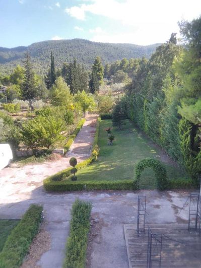 Image No.10-6 Bed Property for sale