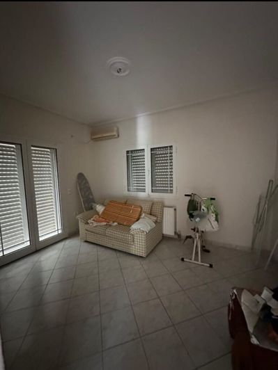 Image No.12-6 Bed Property for sale