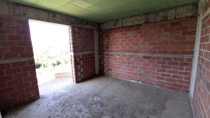 Image No.17-3 Bed Property for sale