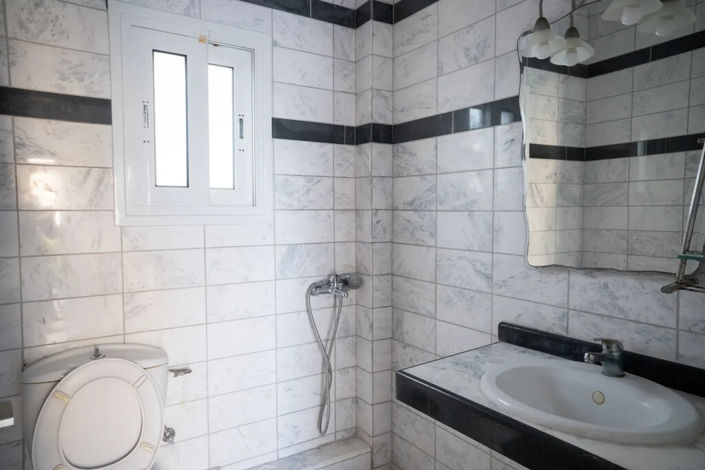 Image No.23-4 Bed Property for sale