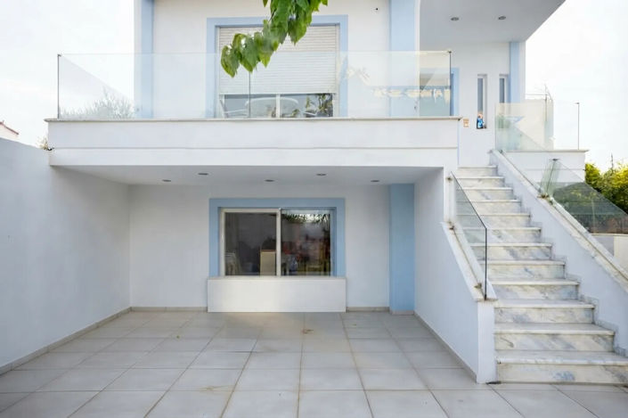 Image No.7-4 Bed Property for sale