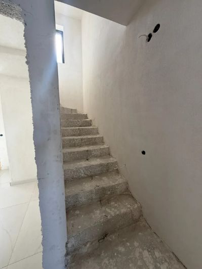 Image No.10-2 Bed Maisonette for sale