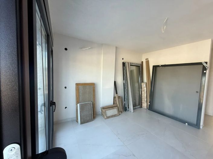 Image No.15-2 Bed Maisonette for sale