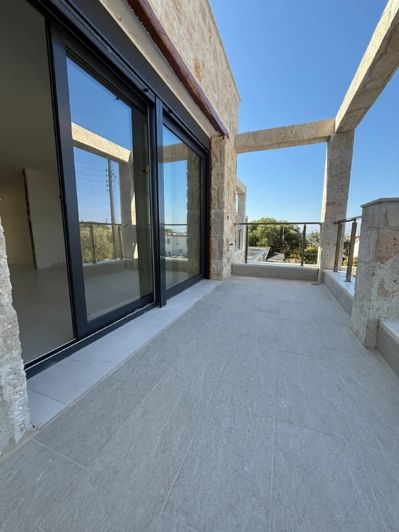 Image No.17-2 Bed Maisonette for sale
