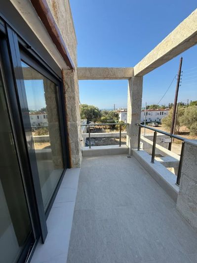 Image No.20-2 Bed Maisonette for sale