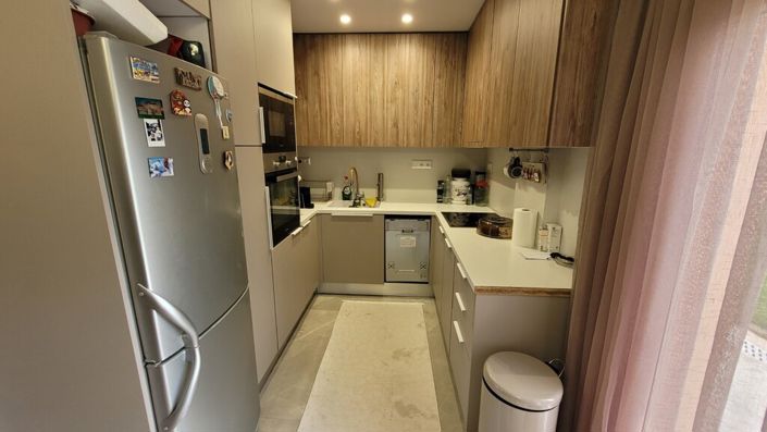 Image No.10-7 Bed Property for sale
