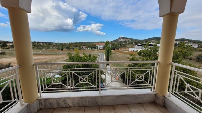 Image No.19-7 Bed Property for sale