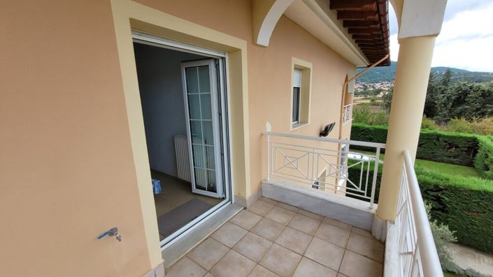 Image No.24-7 Bed Property for sale