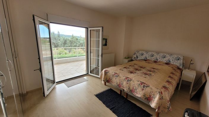 Image No.26-7 Bed Property for sale