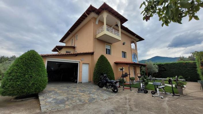 Image No.4-7 Bed Property for sale