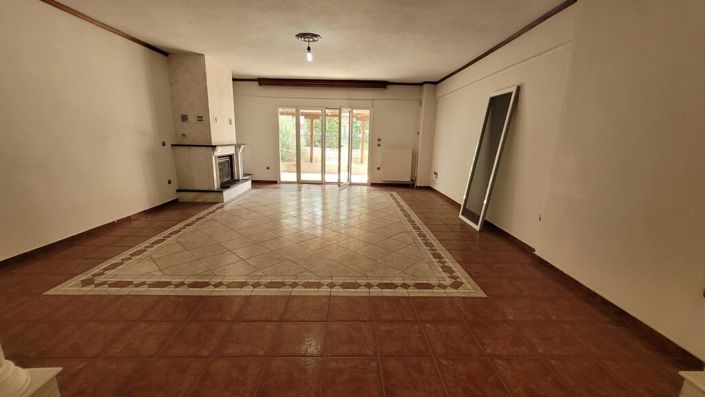 Image No.11-6 Bed Property for sale