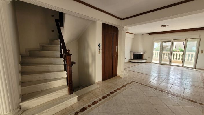 Image No.23-6 Bed Property for sale