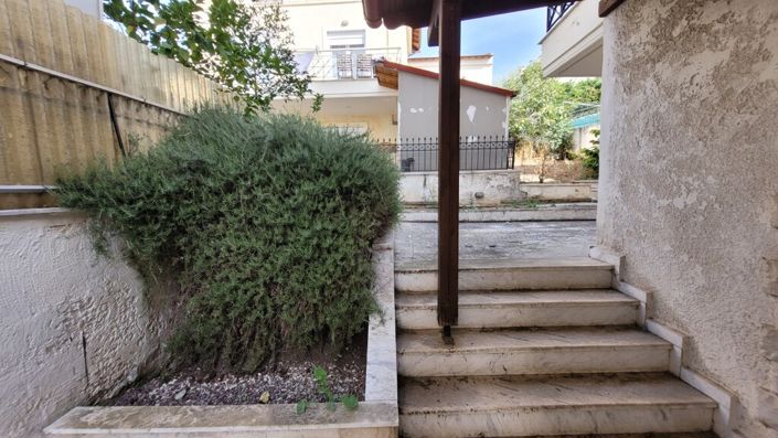 Image No.27-6 Bed Property for sale
