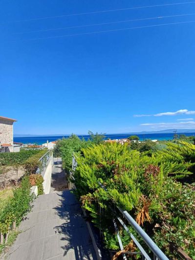 Image No.18-3 Bed Maisonette for sale