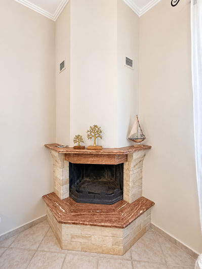 Image No.6-3 Bed Maisonette for sale