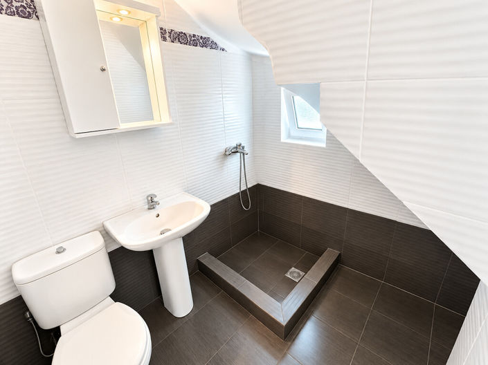 Image No.9-3 Bed Maisonette for sale