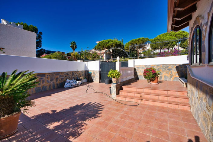 Image No.28-4 Bed Villa for sale