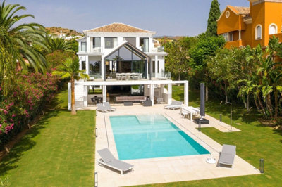 6 Bed Villa for sale