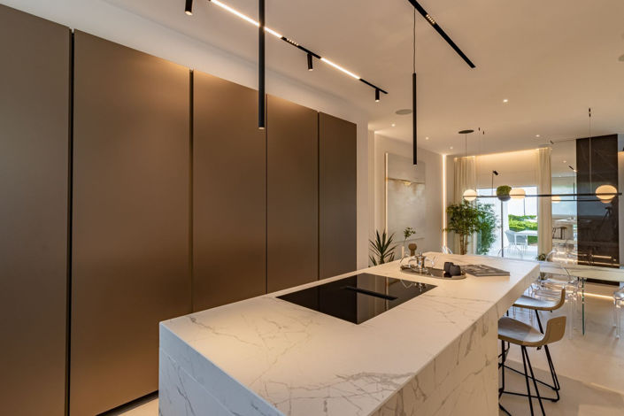 Image No.10-4 Bed Townhouse for sale