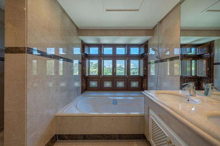 Image No.24-3 Bed Apartment for sale