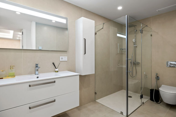 Image No.17-7 Bed Apartment for sale