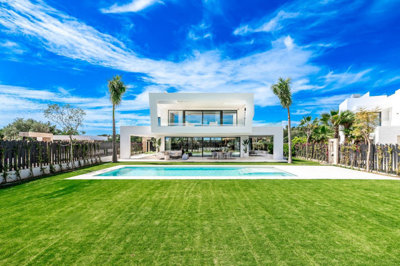 5 Bed Villa for sale