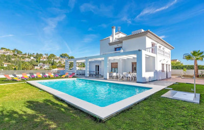 5 Bed Villa for sale
