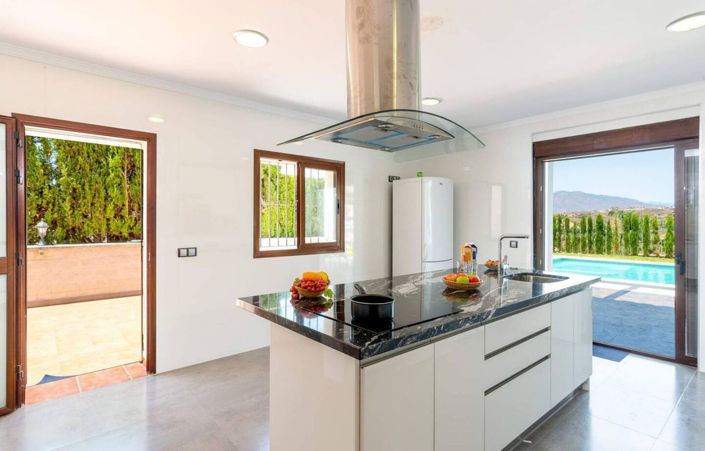 Image No.5-5 Bed Villa for sale