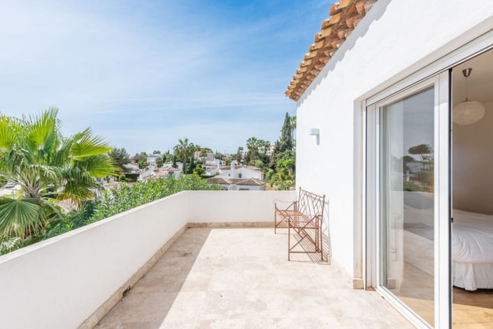 Image No.17-5 Bed Villa for sale