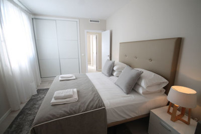 10-bb915d1cb19341576dcdc994b81ab9c5