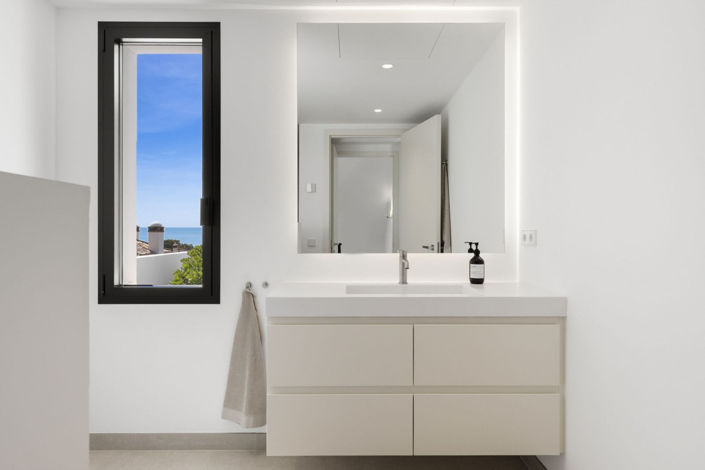 Image No.27-5 Bed Villa for sale