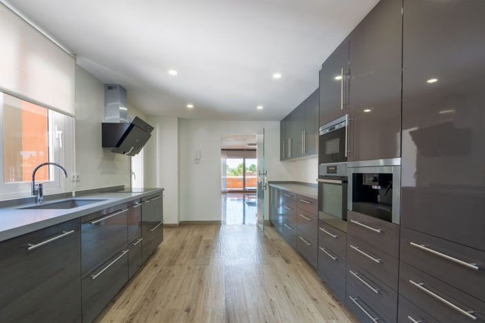 Image No.10-3 Bed Apartment for sale