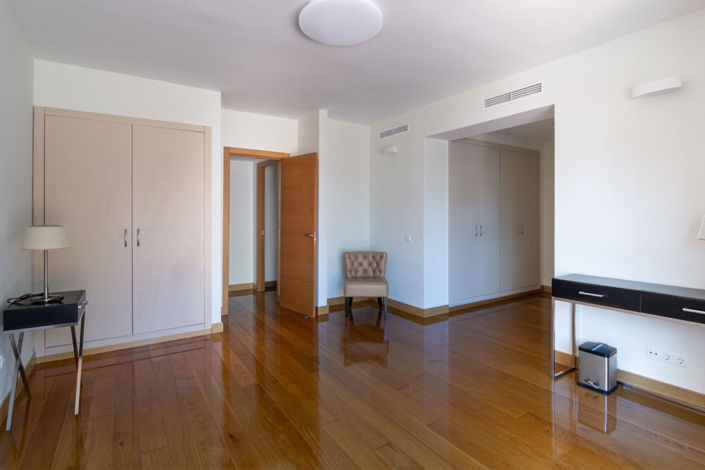 Image No.6-3 Bed Apartment for sale