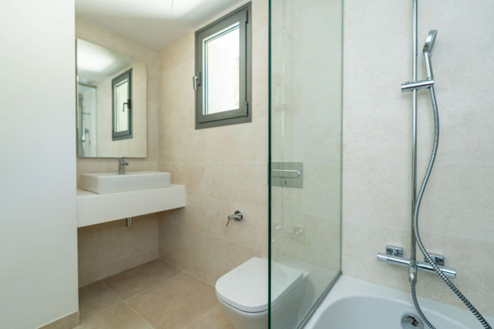 Image No.16-3 Bed Townhouse for sale