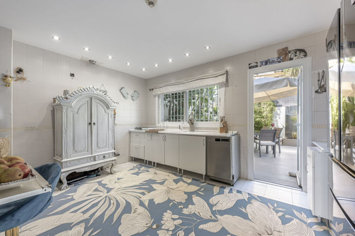 Image No.17-3 Bed Townhouse for sale