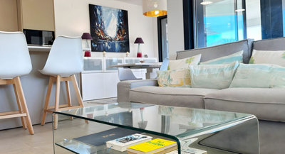 10-bb915d1cb19341576dcdc994b81ab9c5