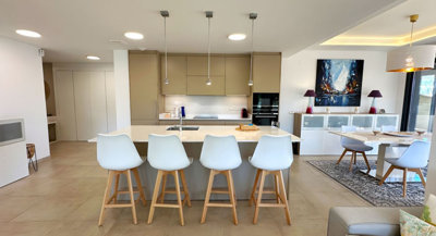 11-20939a0134ad724a8cb2a801094d15a4