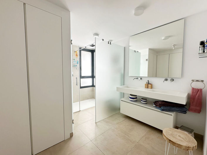 Image No.20-3 Bed Apartment for sale