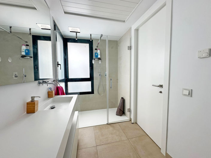 Image No.21-3 Bed Apartment for sale