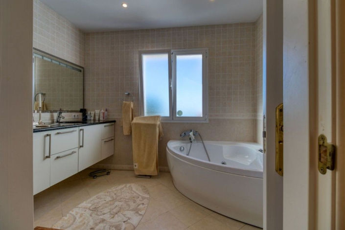 Image No.18-4 Bed Villa for sale