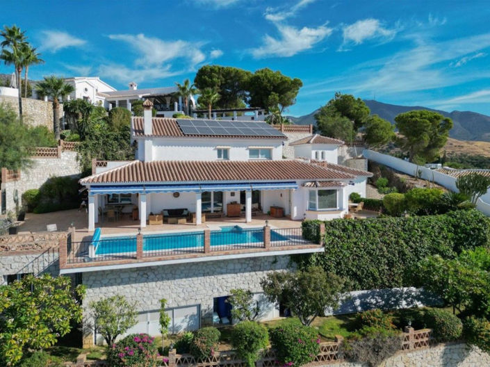 Image No.2-Villa de 4 chambres à vendre à Mijas
