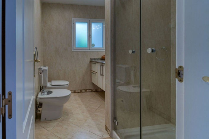 Image No.24-4 Bed Villa for sale