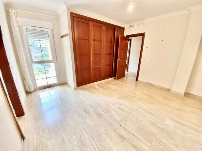 Image No.16-3 Bed Townhouse for sale